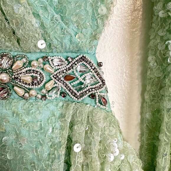 MAC DUGGAL Sequined Faux Wrap Cut Out Puff Sleeve Gown in Soft Mint Size US 4 - Picture 4 of 11